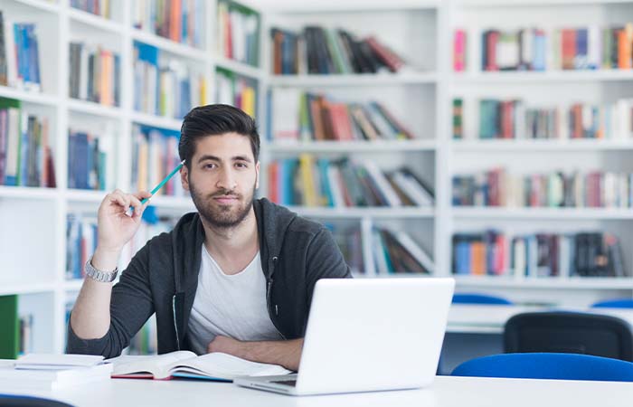 Jaarlijks miljoenen lesboeken de vuilnisbak in
