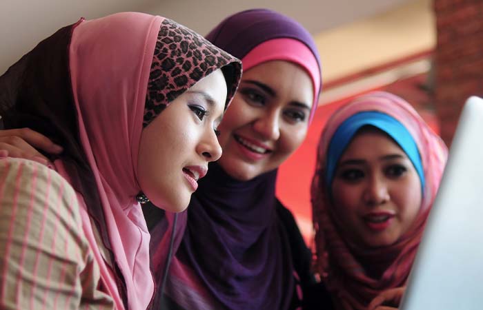 Belgische docent ontslagen wegens weigering hoofddoek af te doen