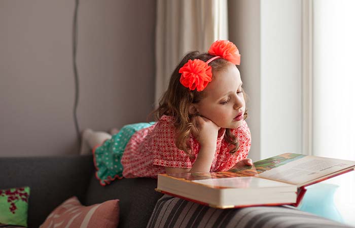 Bekende schrijvers pleiten voor radicaal andere aanpak leesonderwijs