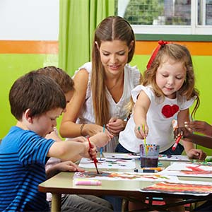 Knutselen met kinderen: kies lijm op materiaal, niet op merk