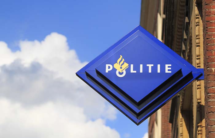 Minderjarigen aangehouden voor valse bommeldingen scholen