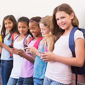 Eén op de vijf jonge kinderen gebruikt regelmatig vier of meer digitale apparaten