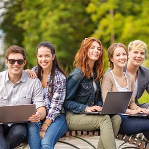 Interesse tussenjaar onder studiekiezers neemt toe door herinvoering basisbeurs Interesse tussenjaar onder studiekiezers neemt toe door herinvoering basisbeurs