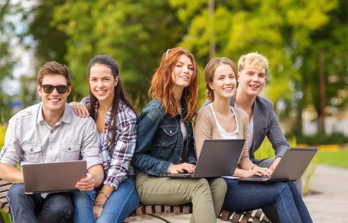 OV-kaart studenten met drie maanden verlengd vanwege coronamaatregelen