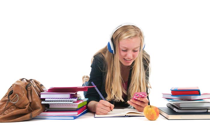 Scholen willen zelf schoolboeken gaan maken