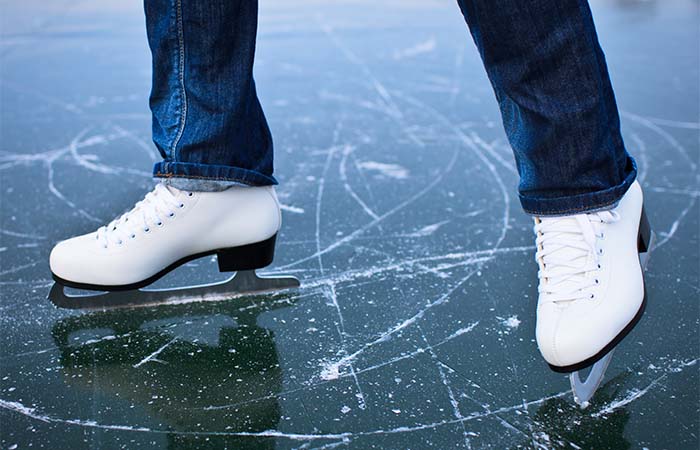 Scholen in het noorden dicht door ijzel en stilgevallen vervoer