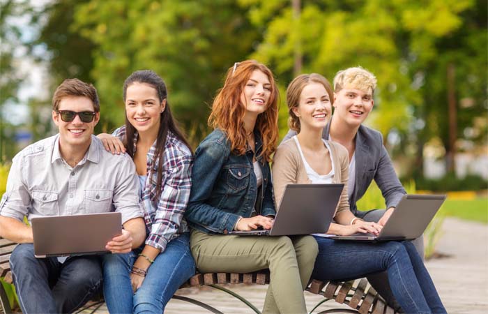 Studenten helpen scholieren achterstanden inlopen