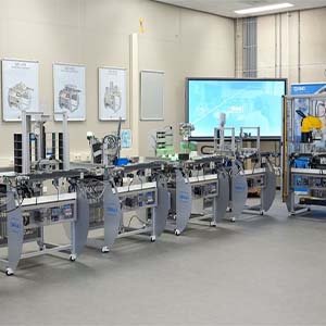 Voormalig ASML-topman Peter Wennink opent nieuwe Smart Industry-leeromgeving ROC