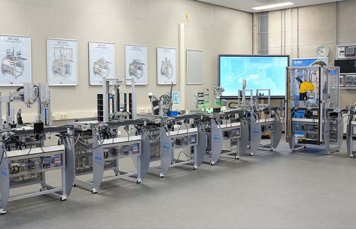 Voormalig ASML-topman Peter Wennink opent nieuwe Smart Industry-leeromgeving ROC