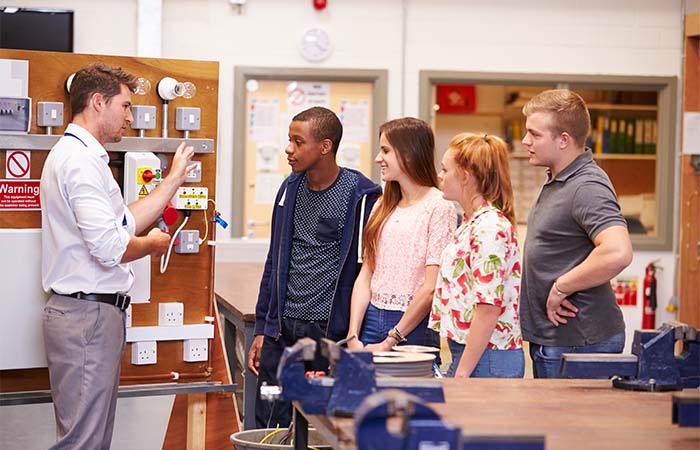 Zij-instroom praktijkonderwijs vergroot werkdruk docenten
